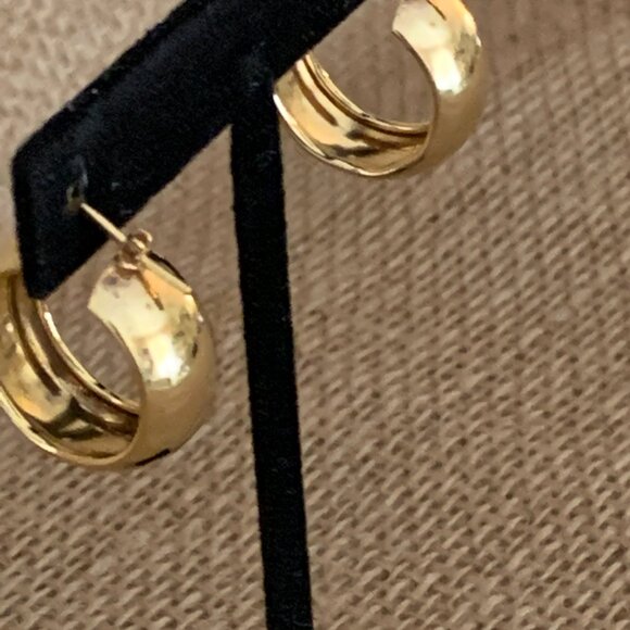 18K Gold over sterling Hoop Earrings 7/8" wide - Picture 6 of 7